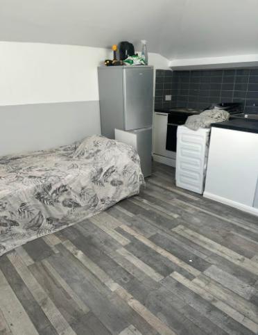Whitehorse Lane, London, SE25 6RD