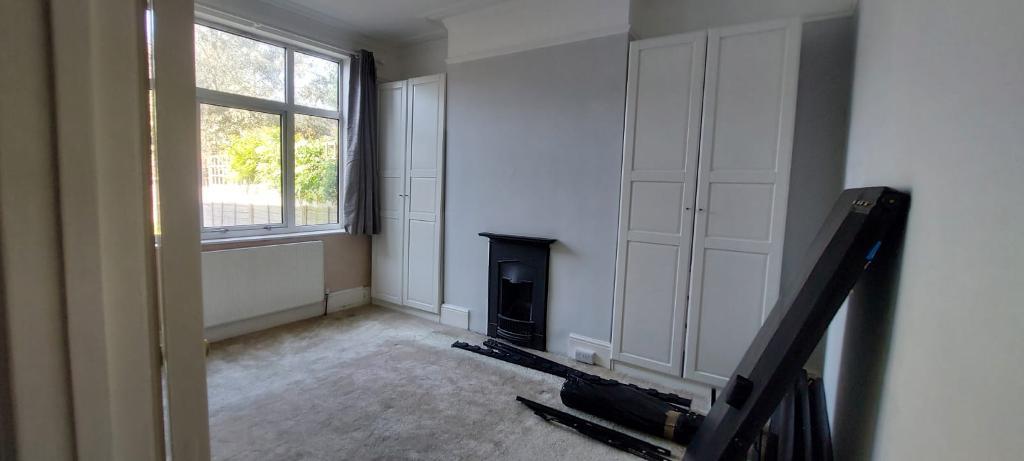 Churchfield Ave, London, n12 0ns