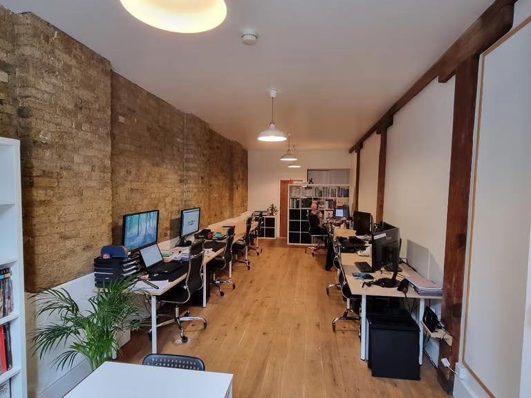 3 fixed desks available to rent, Bermondsey, London, UK, SE16 4JD