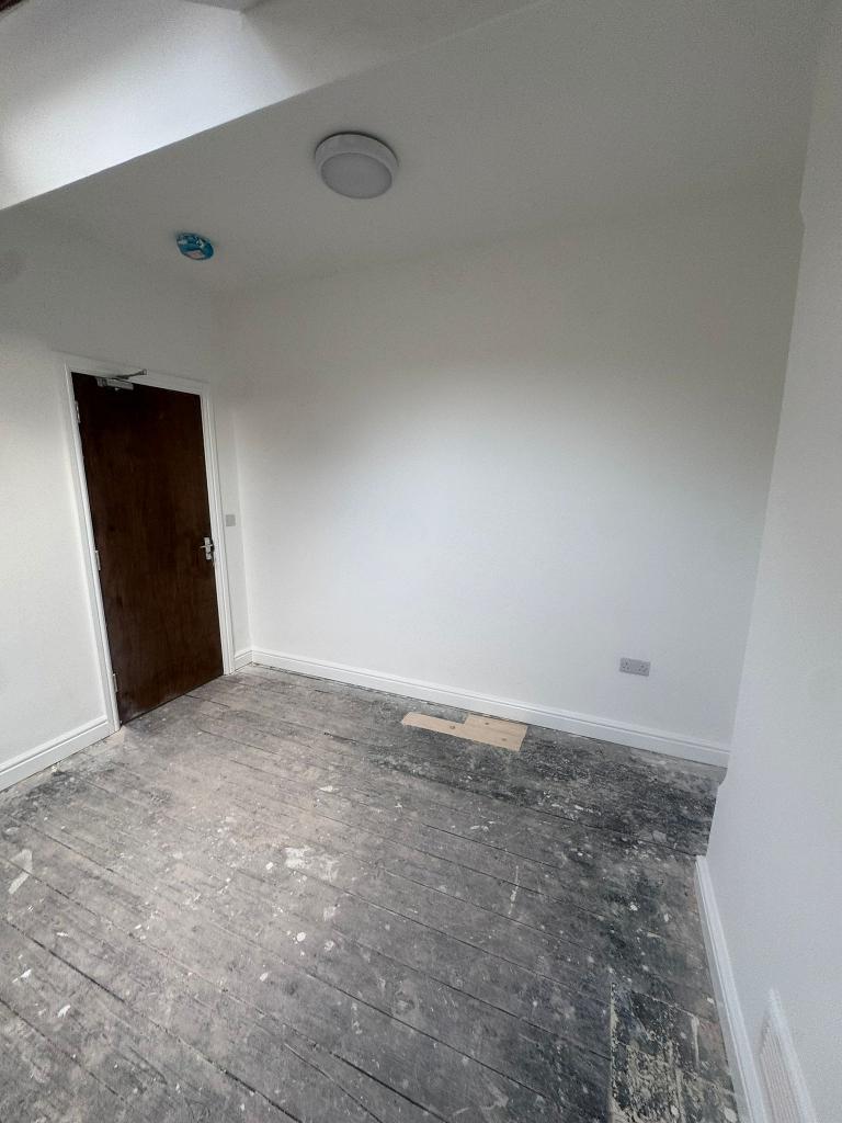 Nottingham Road, Nottingham, NG7 7DA