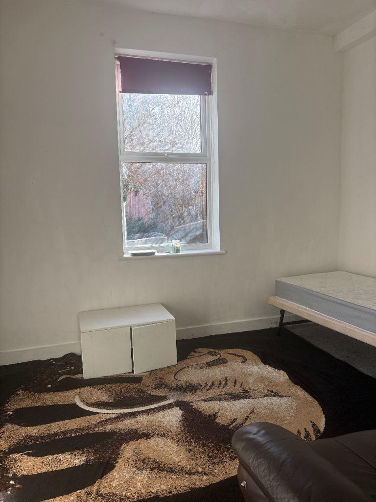 Aldborough, Redbridge, London, LG3 8EY