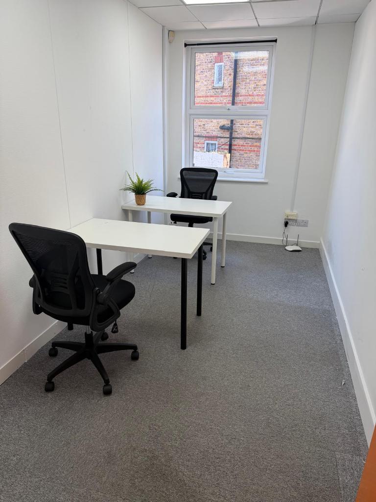 Kingston Hill, kingston, KT2 7PW