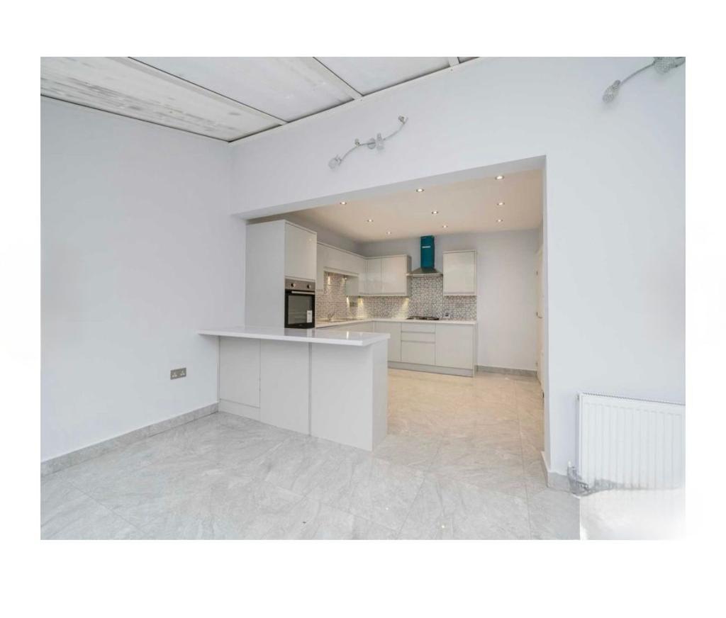 West Valley Road, Hertfordshire, HP3 0AN