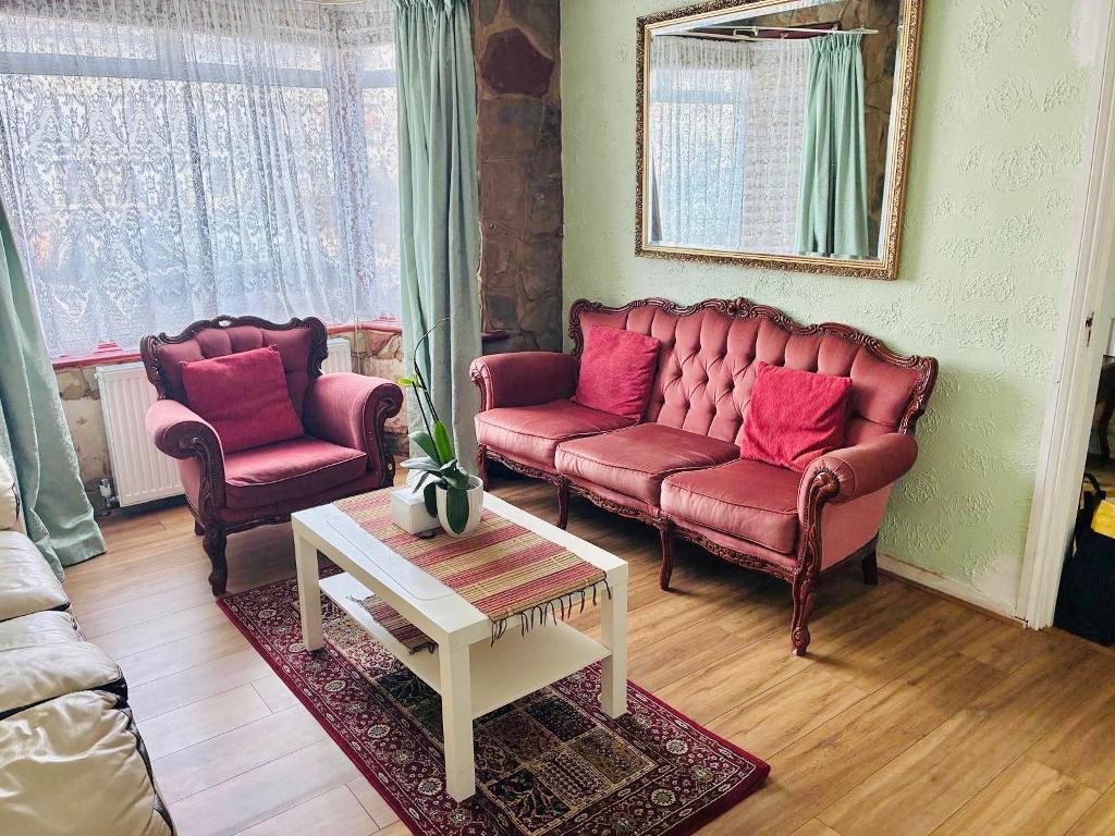 Review Road, Dagenham, RM10 9DJ