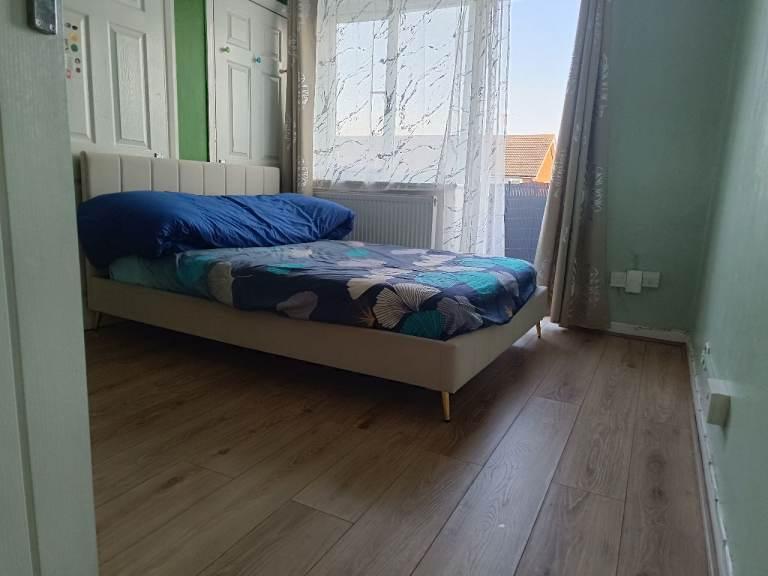 Romford, London, RM7 8hl